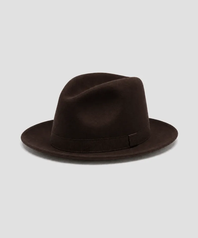 Sombrero de fieltro marrón chocolate — Sombreros